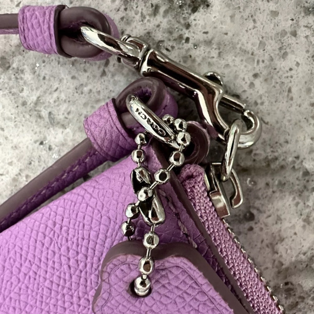 COACH Wristlet Crossgrain Leather Limited Edition w hangtag Violet Orchid - Picture 8 of 8